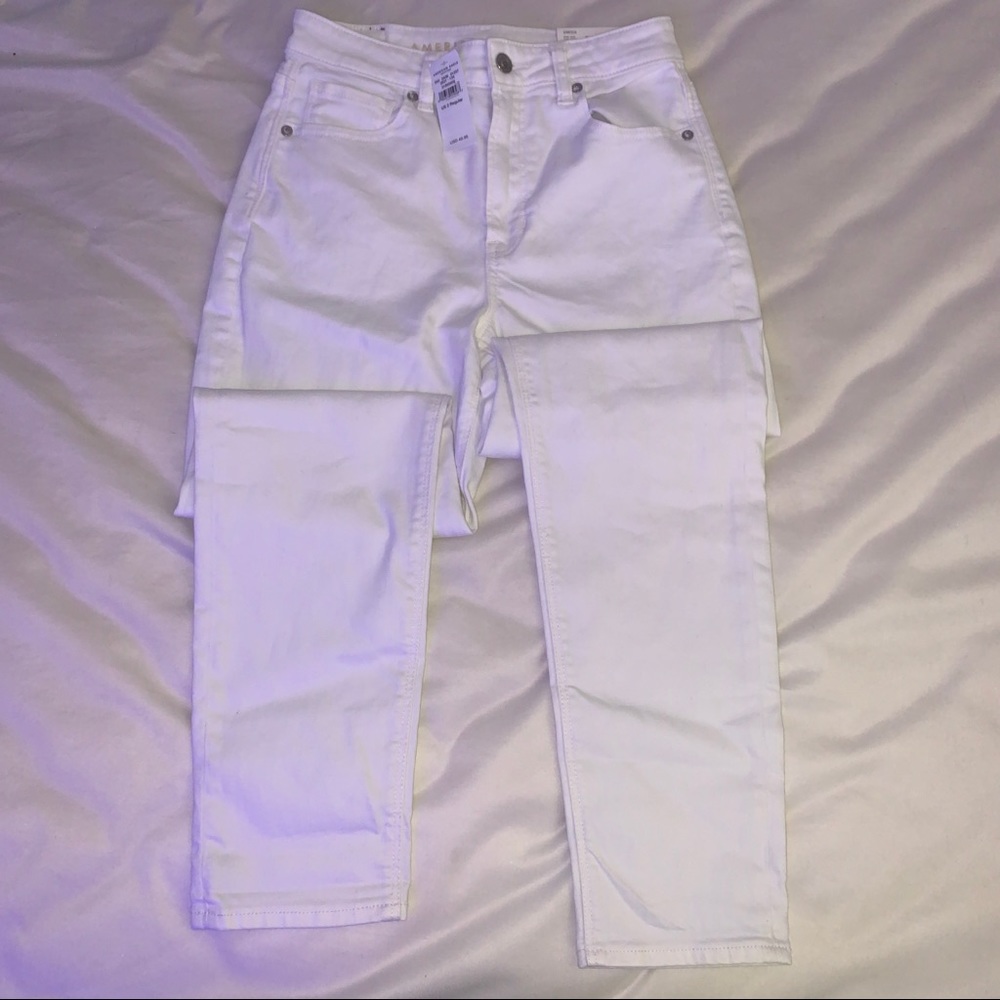 American Eagle White Mom jeans Size 2
